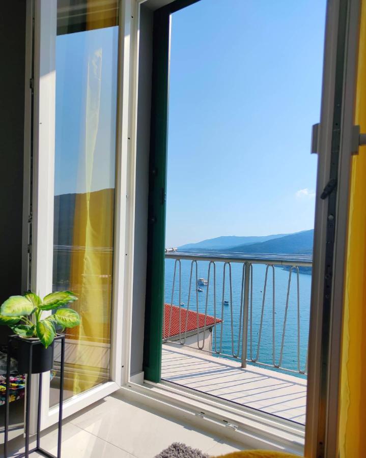 Apartment Noemi With A Direct Beach View Rabac Exterior photo