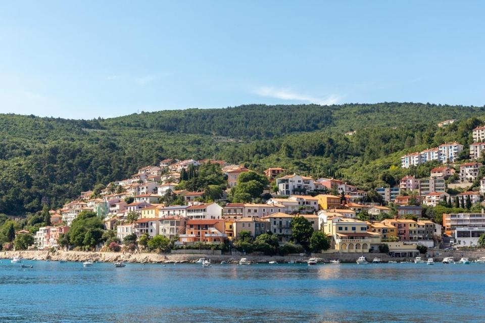 Apartment Noemi With A Direct Beach View Rabac Exterior photo
